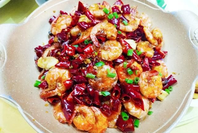 表嫂|结婚14年，看看表嫂生日表哥点了哪些菜，大家都说表哥太抠门了