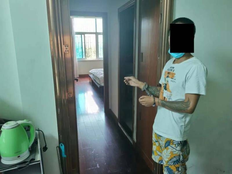 装有|男子偷走装有20万保险箱后害怕而逃 警方追踪三年终落网