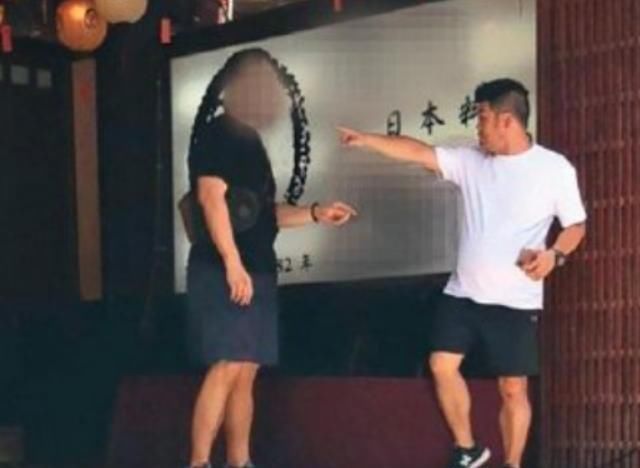  卖掉|男星当街被黑衣男威胁追债，为还4千万赌债卖掉爸妈房子妻离子散