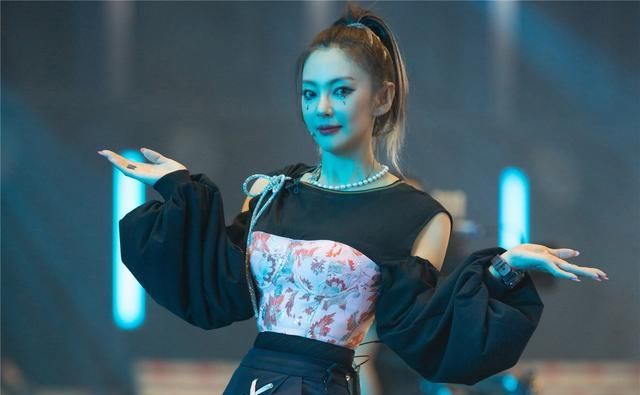  浪姐|《浪姐》里的最大赢家，不是李斯丹妮、王霏霏，而是拼尽全力的她