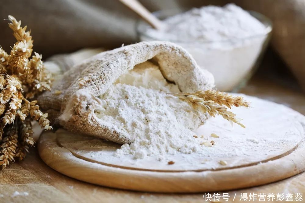 传言：面粉中加了很多添加剂，还能继续吃吗？小心这种面粉2023