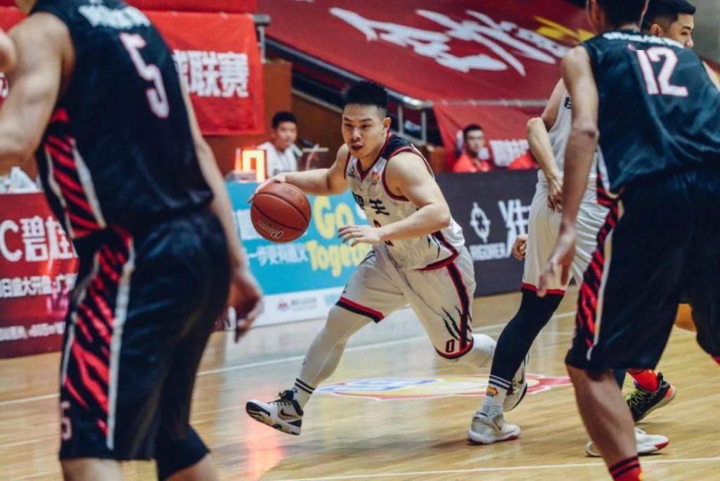  比赛|广东联赛第五日 | 龚嘉龙35+10+19，顺德胜佛山锁定八强