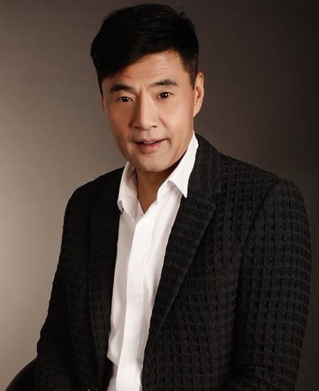  于荣光|演员于荣光：父亲患癌还让喝酒，撒了一个“谎”让其多活了7年