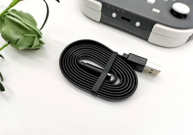  PRO|谁说的手柄打不过键鼠的，谷粒精灵PRO手柄给你点颜色看