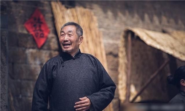  幼儿园|他是电影和电视连续剧中的好爸爸，他在幼儿园认识了他的妻子