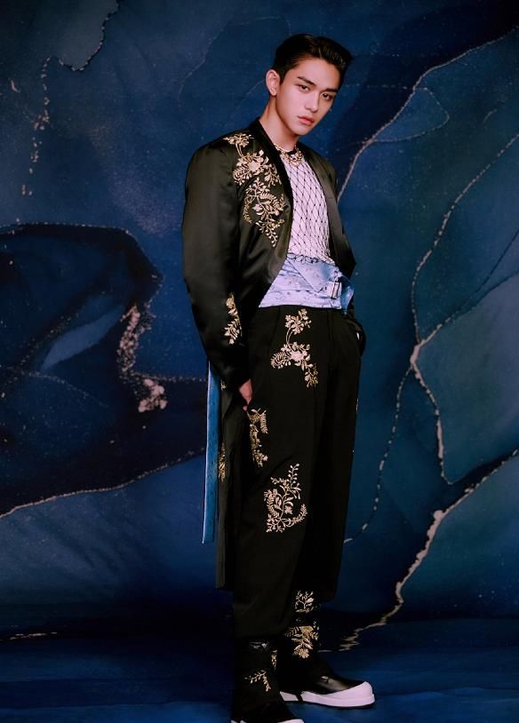 追星|黄旭熙公费追星，偶像是EXO金钟仁，现在和偶像直接成为队友！