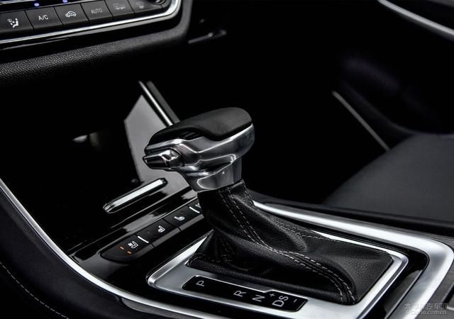 设计|180匹才卖十万?试驾长安锐程CC蓝鲸版