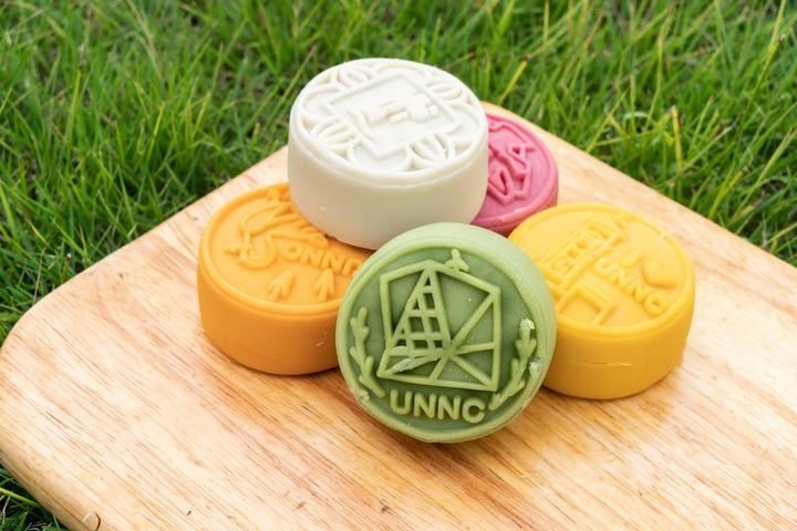 月饼|发月饼啦,快来尝尝高校里的中秋味道