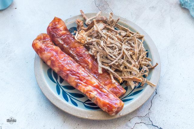 干笋炒腊肠|晚上只烧了1道菜,两个人吃了1锅饭,老公说这种吃法不胖才怪