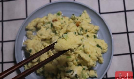  抢光|吃了半辈子鸡蛋，这种做法还是头一回见，营养高蛋白，上桌就抢光