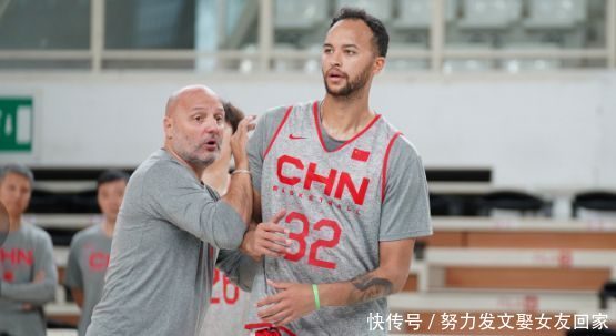 北京时间8月19日，中国男篮传来李凯尔、丁彦雨航、姚明三人的消息