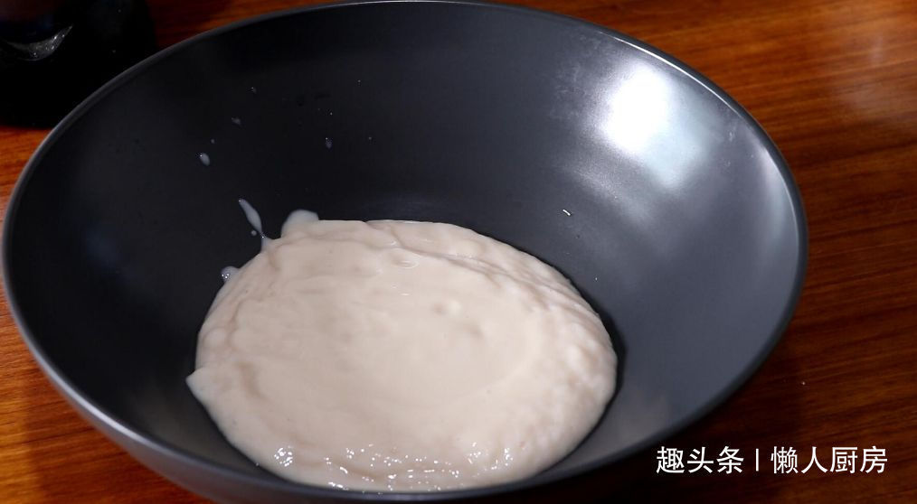  滑滑|用蛋清和鸡胸肉就能做鸡豆花，吃起来嫩嫩滑滑的，一点都不柴