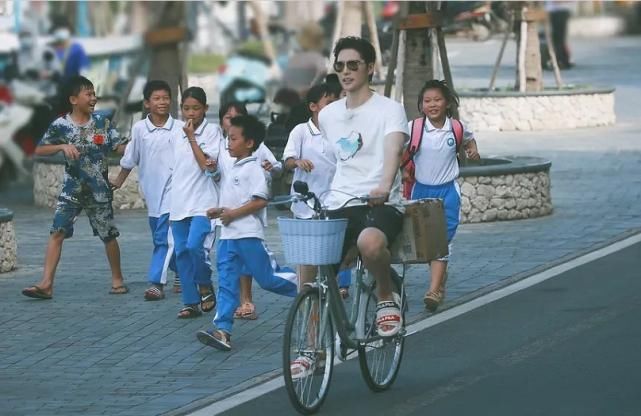 冲浪|又一综艺未播先火！吴宣仪、李汶翰加盟，仅路透就不输《夏日冲浪》