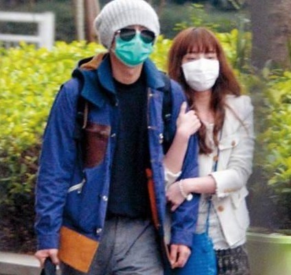 父亲|“一指禅女王”陨落记