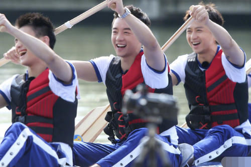  李晨|郑恺荣获跑男100期“全勤奖”，宋雨琦深情评论，李晨回应让人笑出猪叫