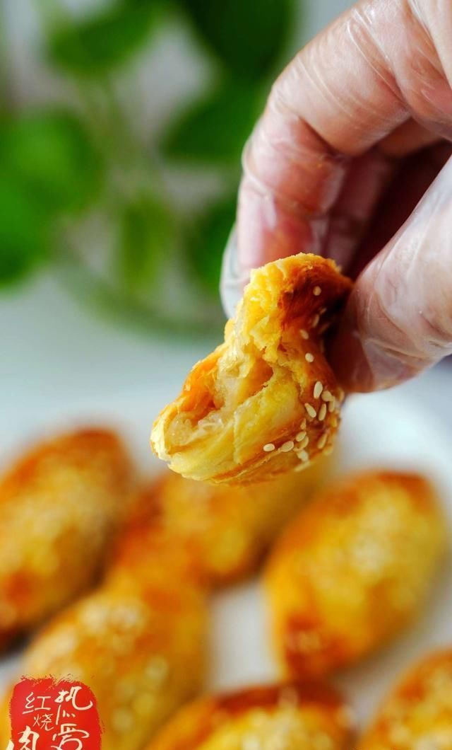  用料|不用黄油不用开酥，用它做的点心外酥里嫩层次多，用料简单零难度