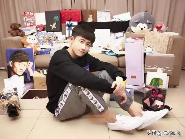 张一山|恋爱谈的悄无声息,分手分到人尽皆知,很难不多想