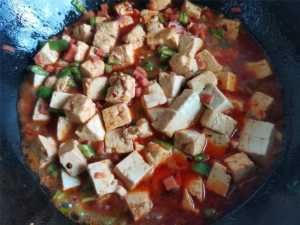  入味|教你家常豆腐的做法，比麻辣豆腐简单，看着就香，入味下饭