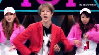  节目|14岁韩国学舞，17岁出道，22岁爆红的王一博，运气真的好吗？