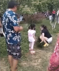 家长|熊孩子毁46万元作品。还有家长叫嚣：小孩吃屎你也吃屎