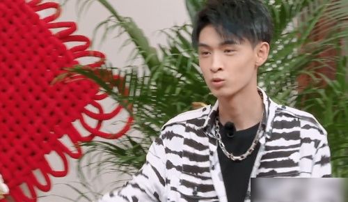 礼数|德云社举行家宴，谁注意第一个到的人是谁？数他最懂礼数