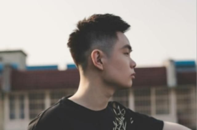 选择|寂然鲸吞流韩信火了,吸血输出比射手还猛,舍弃鞋子连坦克都能秒