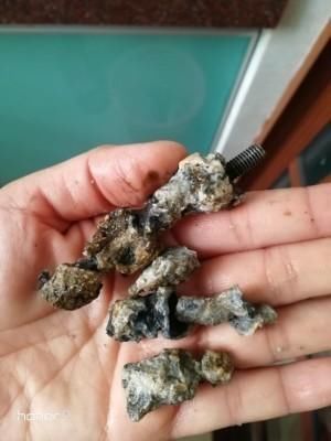 内胆|洗澡的时候热水器通电,“杂牌”内胆炸了,一家三口孩子人没了