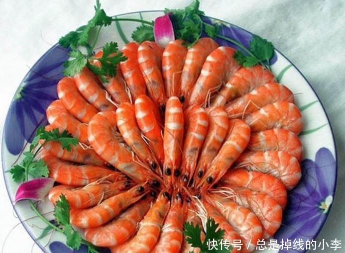 老法子|去虾线，别再用牙签这个老法子了！教你一招，分分钟剥完两斤虾！