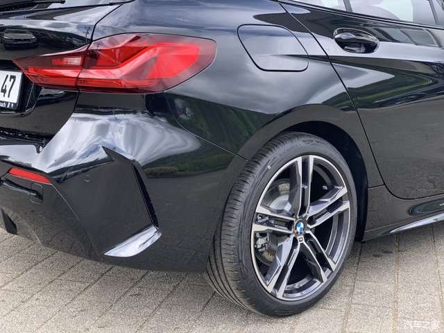  运动|全新宝马1系两厢版，这么运动的造型，怎能不心动呢