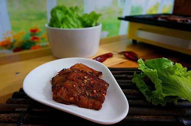 香煎五花肉|五花肉想做的好吃?跟我这样做,肉香四溢,好吃不腻,两斤都不够