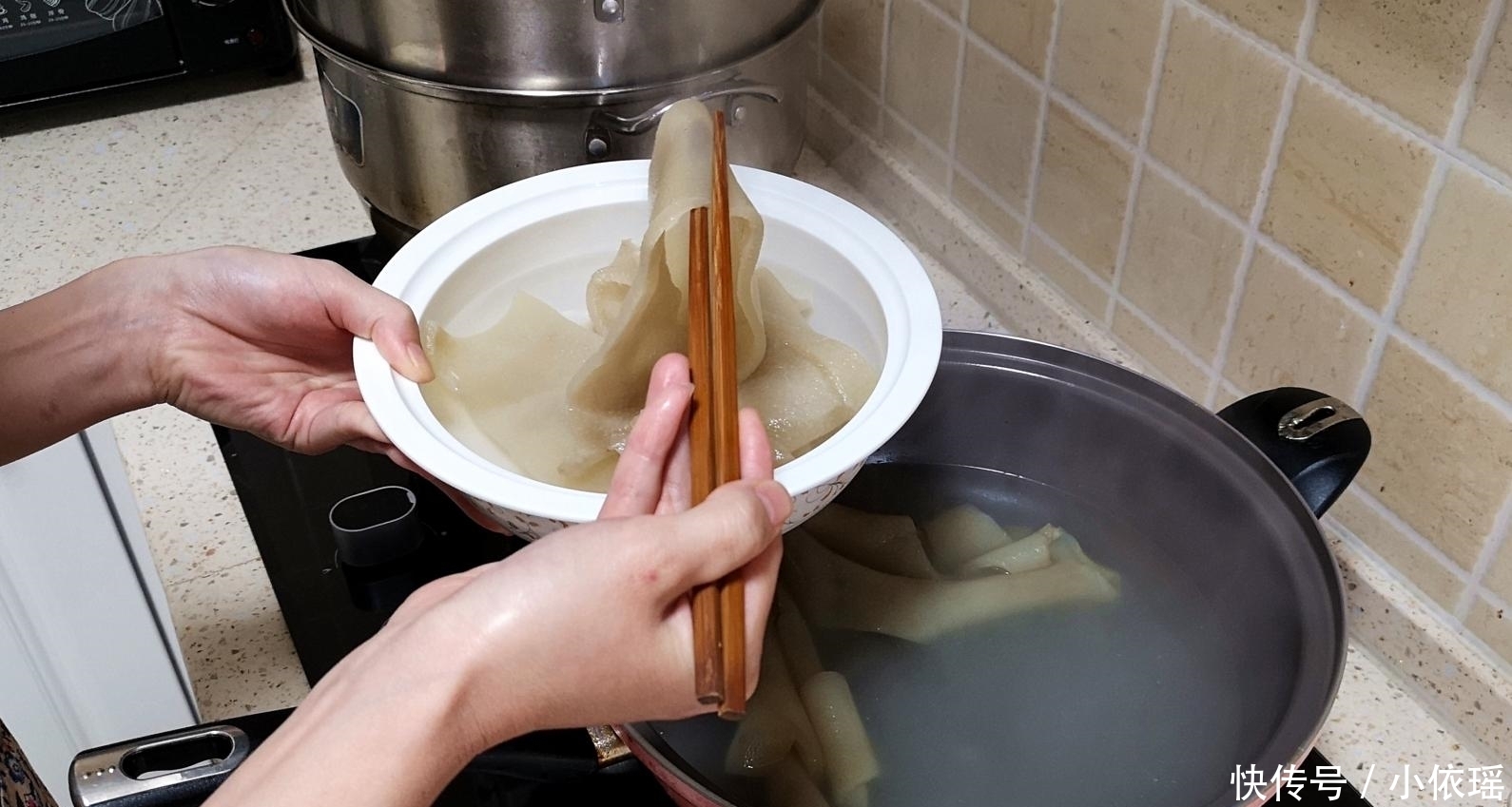  大火煮开|猪皮这样吃才叫爽, 不炒也不炸, 一次做一锅, 一大锅都不够吃