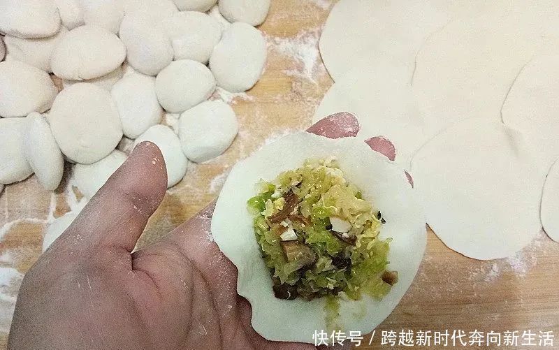  清爽|三伏天，多给家人吃饺子，清爽不腻，护脾胃营养好，一盘吃不够