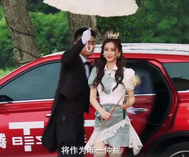  电风扇|《奔跑吧》集体被电风扇怼脸吹，baby的发型全乱了，瞬间暴露发际线