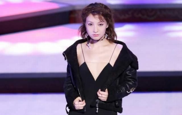  简单|吴昕再“丧”，都有“浪”起来的资本：这个女人，不简单