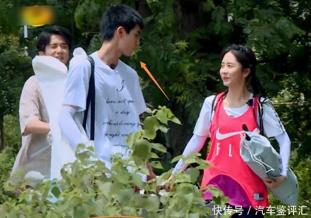 下意识|谭松韵称拉行李很累,宋威龙下意识的话引关注,果真“实力宠妹”