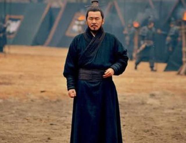 刘备|关羽和颜良都被称为“万人敌”，为何颜良被秒杀？真以为是偷袭？