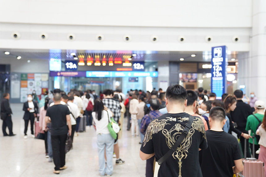 五一假期重庆火车站(“五一”假期重庆火车站预计发送旅客175万人次)