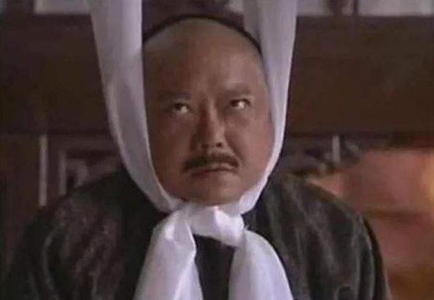 登基|嘉庆被立储前一天,和珅登门献上宝玉,嘉庆看罢:我登基后你必死