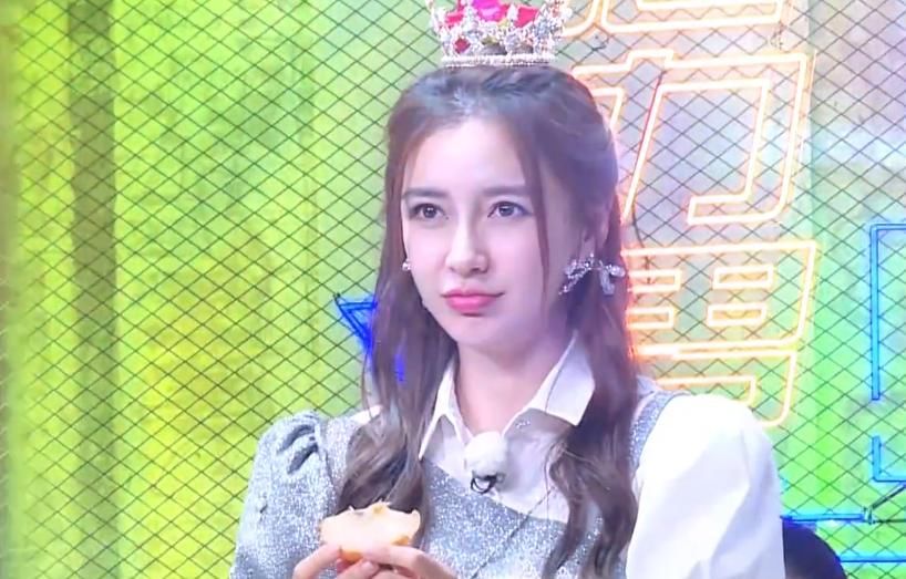 魅力|Baby为证自己天然脸,用8个夹子夹脸?网友:让人不敢相信!