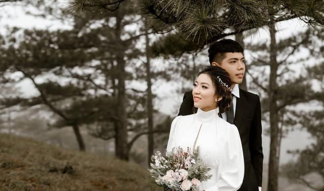 欺负|婚礼当天，伴娘遭遇婚闹被欺负，新娘：大喜的日子，你就不能忍忍