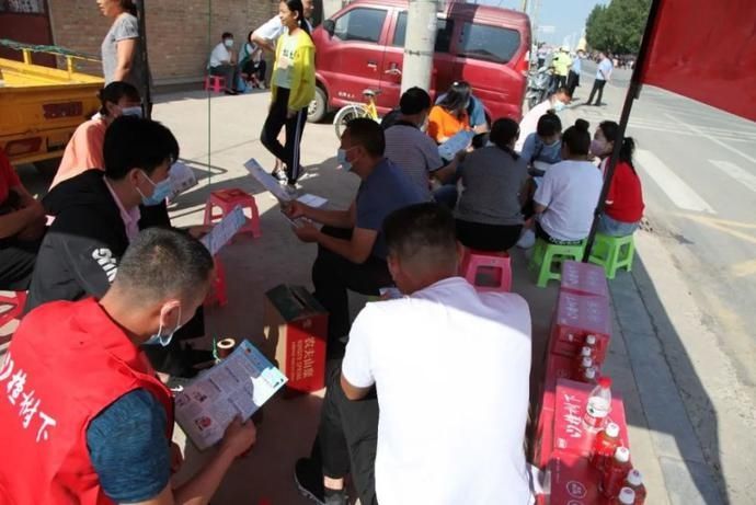  活动|巴林右旗检察院开展高考防诈骗宣传活动