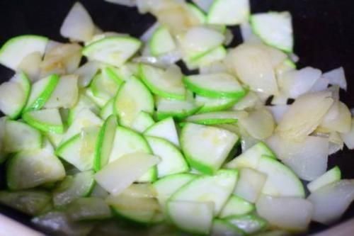  西葫芦|小暑过后，宁可少吃猪肉，也要多吃此菜，钙质是牛奶3倍，越吃越瘦