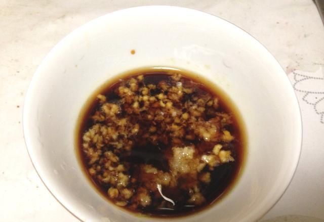 龙果皮|火龙果的皮还可以“入菜”,富含花青素,简单处理凉拌,一举三得