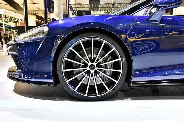 有钱人|198万起,主打豪华舒适的GT双门跑车,有钱人的大玩具!