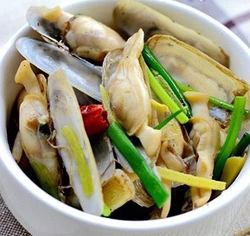  诱人|口感独特、麻辣鲜香的家常菜，味道相当诱人，不觉多吃一碗饭！