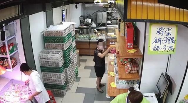  时段|偷鸡蛋女子隔天又现身：着装、时段、地点都没变