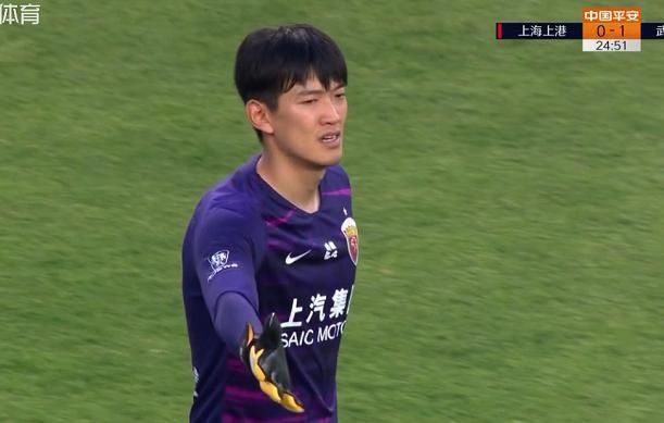  颜骏|中超神剧情！悍将3分钟前被铲飞，再登场就破门，颜骏凌怒斥队友