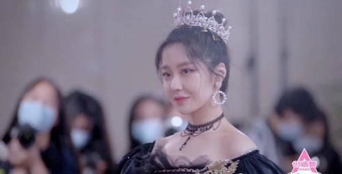  造型|《创造营2020》晚会造型曝光，陈卓璇挑战洛丽塔，希林娜依高女王范十足