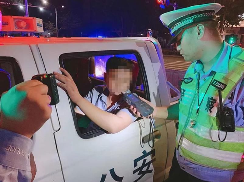  小时|交警蜀黍再发力，5小时查处4名“酒司机”！