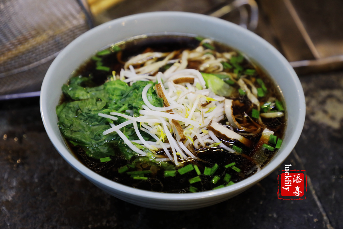 浇头|吃了这四家镇江代表性的网红面馆,基本就成了镇江锅盖面的全科生